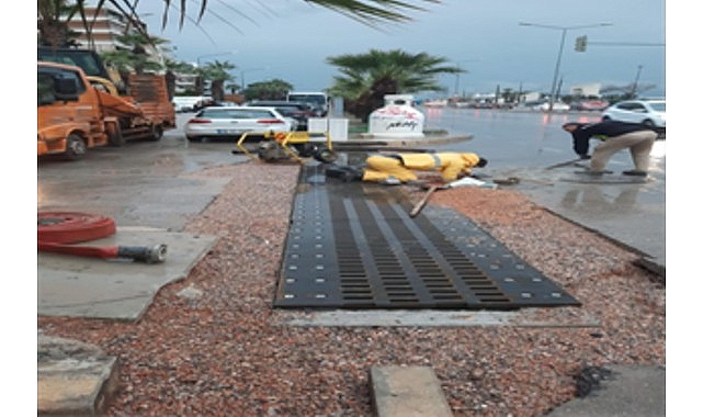 İzmir Büyükşehir Belediyesi ekipleri sağanak nedeniyle seferber oldu 1 izmir buyuksehir belediyesi ekipleri saganak nedeniyle seferber oldu