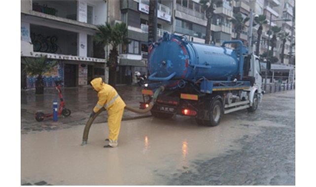 izmir buyuksehir belediyesi ekipleri yagis nobetinde