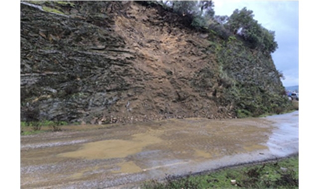 izmir buyuksehir belediyesi ekiplerinden altyapi alanlarinda hizli mudahale
