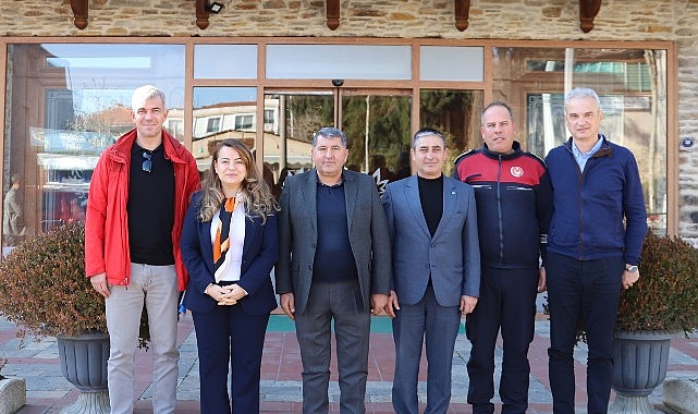 izmir buyuksehir itfaiyesinden bayindira ziyaret yangin tedbirleri masaya yatirildi