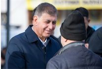 izmirde emekli yurttasin imdadina buyuksehir yetisiyor