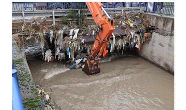 İzmir’de kuvvetli yağış alarmı: 1310 personel, 342 araç ve 200 pompa ile sahada 1 izmirde kuvvetli yagis alarmi 1310 personel 342 arac ve 200 pompa ile sahada