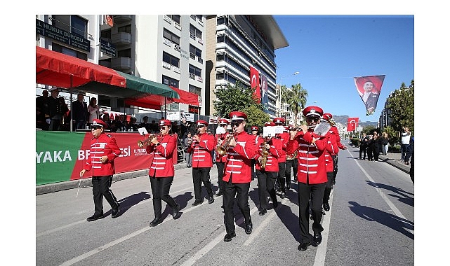 Karşıyaka sokaklarında bando şöleni 1 karsiyaka sokaklarinda bando soleni