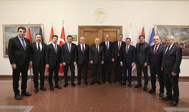 konya heyetinden milli savunma bakani yasar gulere ziyaret