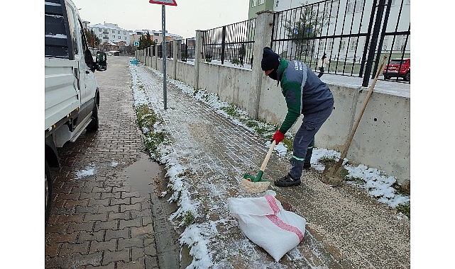 Lüleburgaz Belediyesi’nden kar mesaisif 1 luleburgaz belediyesinden kar mesaisif
