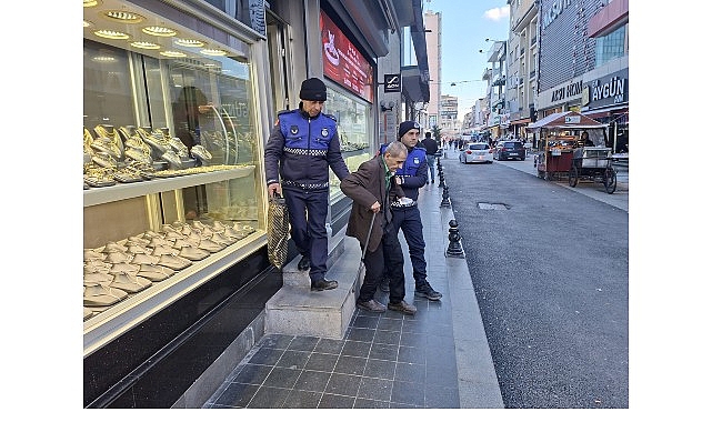 Mağdur vatandaşlara zabıta şefkati 1 magdur vatandaslara zabita sefkati