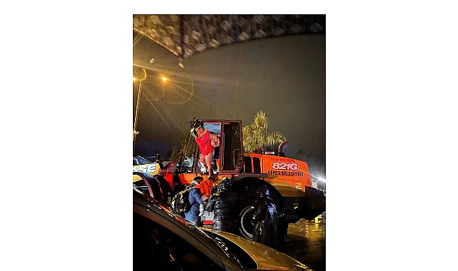 mahsur kalan aile pansiyona yerlestirildi