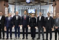 milletvekilleri bayrampasada halkla omuz omuza