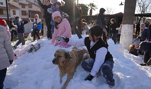 Miniklerin neşesi Hizmet Noktası’nı ısıttı. 1 miniklerin nesesi hizmet noktasini isitti