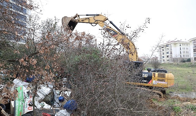 nilufer belediyesi balkan mahallesinde kacak barakalari yikti