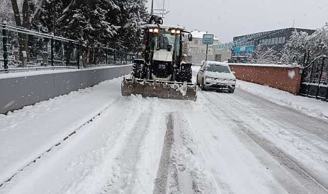 Nilüfer’de kar yağışına karşı kesintisiz mesai 1 niluferde kar yagisina karsi kesintisiz mesai
