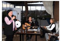 notalardan gonullere uzanan sayginlar korosu