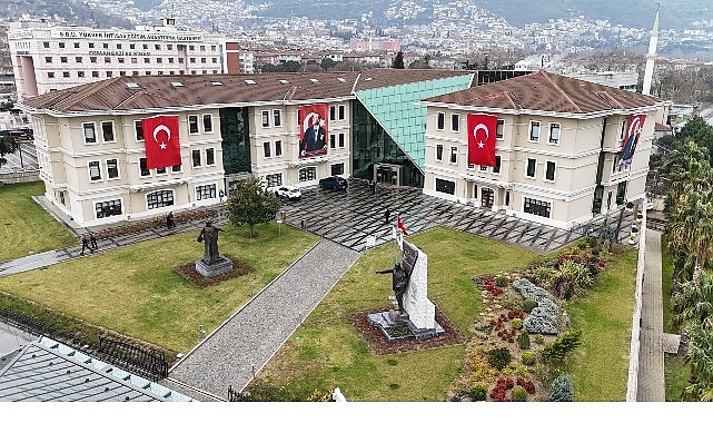 Osmangazi Belediyesi Binalarını Türk Bayraklarıyla Donattı 1 osmangazi belediyesi binalarini turk bayraklariyla donatti