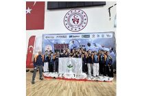 osmangazili karateciler madalyaya doydu