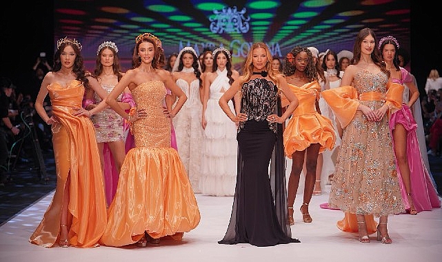 Özge Ulusoy ve Ceren Arslan'lı muhteşem defilede görsel şölen 1 ozge ulusoy ve ceren arslanli muhtesem defilede gorsel solen