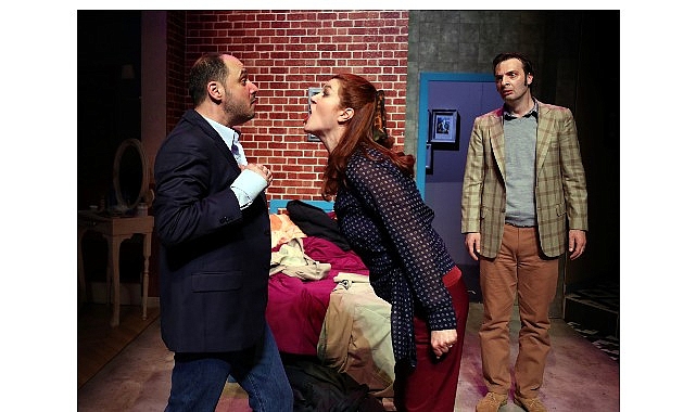 sehrin tiyatrosu yatak odasi komedisi oyunuyla bahcelievlerde