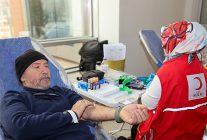 selcuklu belediyesi personeli ve vatandaslardan kan bagisi kampanyasina destek