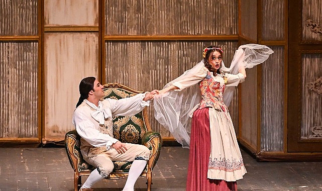 Sınıfsal Gerilimlerin Mizahla Buluştuğu Başyapıt: "Figaro’nun Düğünü" Yeniden İZDOB Sahnesinde 1 sinifsal gerilimlerin mizahla bulustugu basyapit figaronun dugunu yeniden izdob sahnesinde