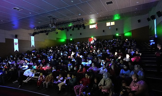 somestirde maltepeli cocuklara cizgi film tadinda tiyatro