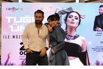 tugba unal dunya sarilma gunu kapsaminda hayranlariyla bulustu