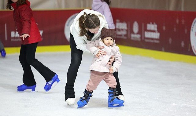 yariyil tatilinin gozdesi bakirkoy belediyesi buz pisti