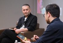 100 yuze imza ve soylesi programinda subat ayi konugu omer erdem oldu