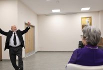 47 yillik esine sevgililer gunu surprizi yapti