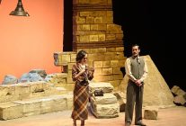 bakirkoy belediye tiyatrolarinda yeni donem ay tedirginligi galasinda yildizlar gecidi