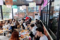 balcovada uzak dogu lezzeti hizmete girdi kore in balcova