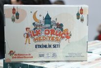 baskan altay cocuklar ramazani heyecanla karsilasin diye ilk oruc hediyelerinin dagitimina basladik