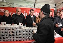 baskan aydin berat kandilinde vatandaslarla bulustu