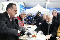 baskan besim dutlulu binlerce manisaliyla iftar sofrasinda bulustu