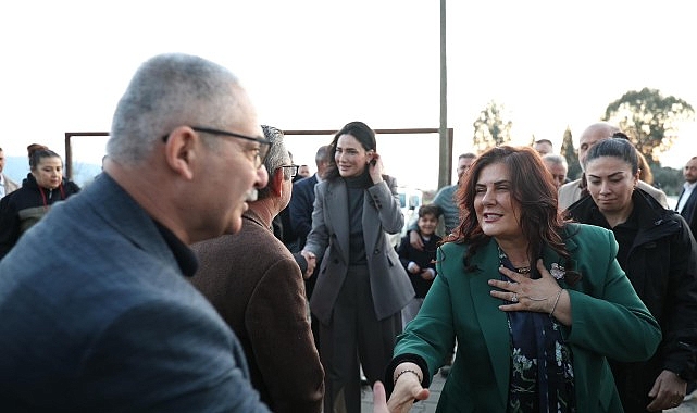 baskan cercioglu incirliovada kurulan iftar sofrasinda vatandaslarla bir araya geldi