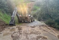 baskan cercioglunun onculugunde aydinin tum ilcelerinde yol yapim ve yenileme calismalari suruyor