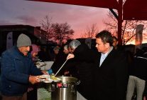 baskan erkan aydin panayirda vatandaslarla gonul sofrasinda bulustu