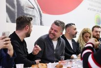 baskan gorkem duman kozagacta sahur sofrasinda