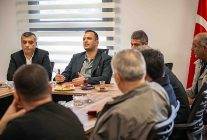 baskan omer eski muhtarlarla bulustu bornovayi birlikte yonetiyoruz