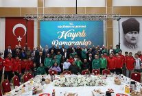 baskan ozarslan ozel gereksinimli bireyler ve sporcularla iftarda bulustu