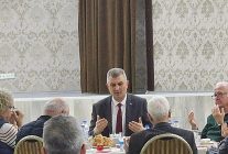 baskan sezer sehit ve gazi aileleri ile iftarda bir araya geldi