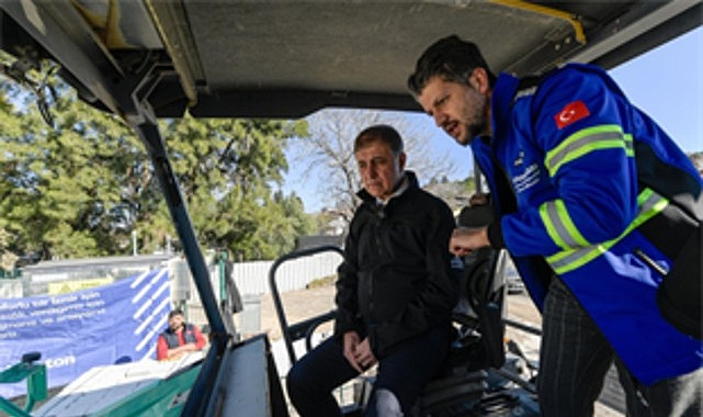 Başkan Tugay asfalt yatırımlarını yerinde inceledi 1 baskan tugay asfalt yatirimlarini yerinde inceledi