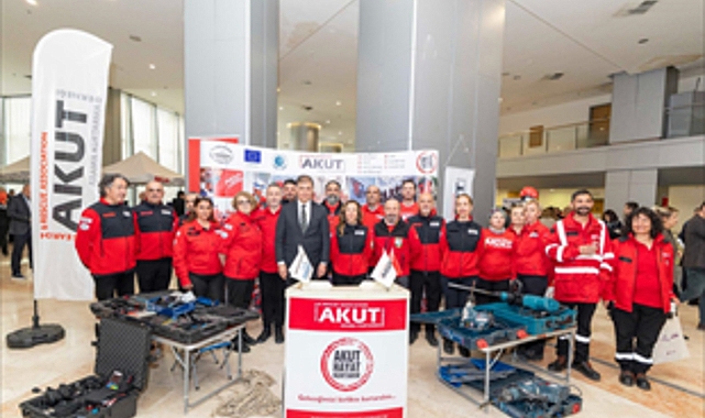 Başkan Tugay: Birden fazla yangın uçağı kiralamaya hazırız 1 baskan tugay birden fazla yangin ucagi kiralamaya haziriz