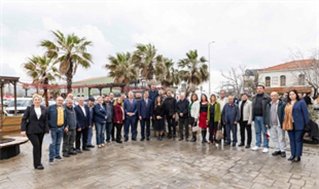 baskan tugay izmir icin durmadan calisacagiz