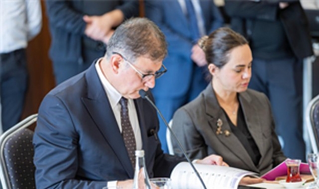 Başkan Tugay’dan kadın mücadelesine güçlü çağrı 1 baskan tugaydan kadin mucadelesine guclu cagri