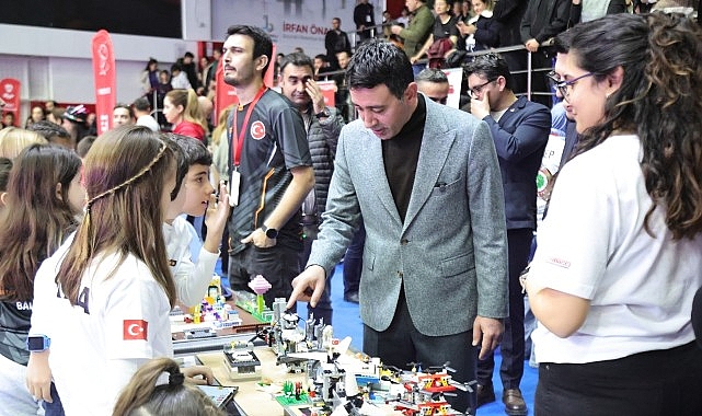 bayrakli fibonacci uluslararasi robot olimpiyatlarina ev sahipligi yapti
