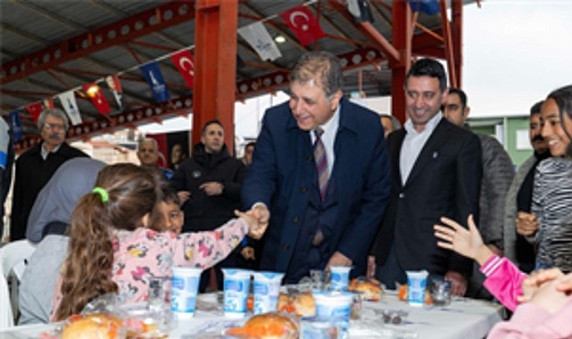 Bayraklı'da gönüller aynı sofrada buluştu 1 bayraklida gonuller ayni sofrada bulustu