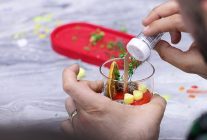 bayraklida sevgililer gunu kadin emegi ve sanatla kutlandi