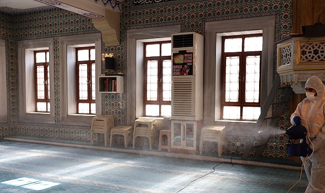 bayrampasada camiler dezenfekte ediliyor