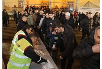 berat gecesinde kandil simidi ve serbet dagitildi