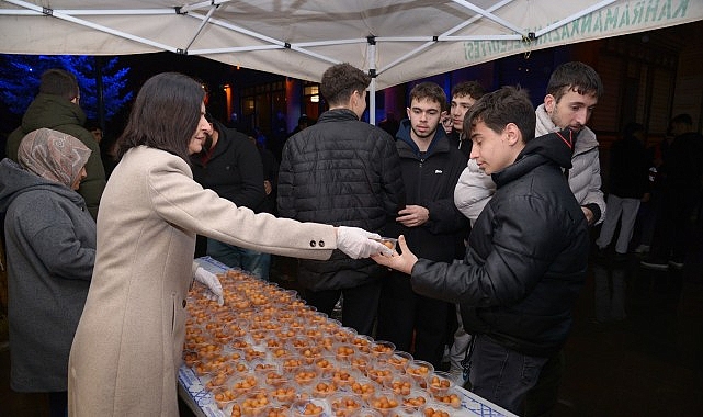 Berat Kandili’nde Lokma İkramı 1 berat kandilinde lokma ikrami