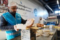 beylikduzunde ramazanin bereketi sofralara tasiniyor